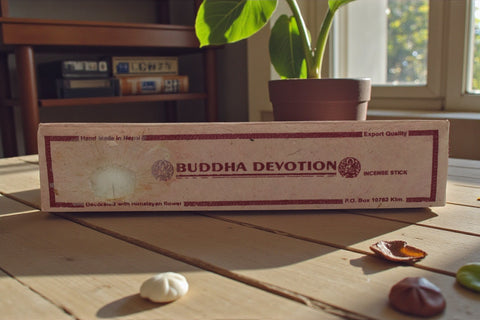 House of Nepal Buddha Devotion Räucherstäbchen, handgefertigt in Nepal, für Meditation und Spiritualität, 15 Stück.