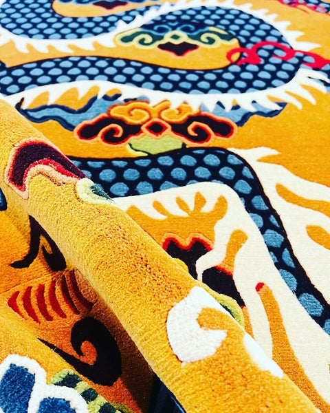 House of Nepal Nepalesischer Teppich mit gelbem Drachenmuster, 90x190 cm, aus tibetischer Schafwolle, handgeknüpft.