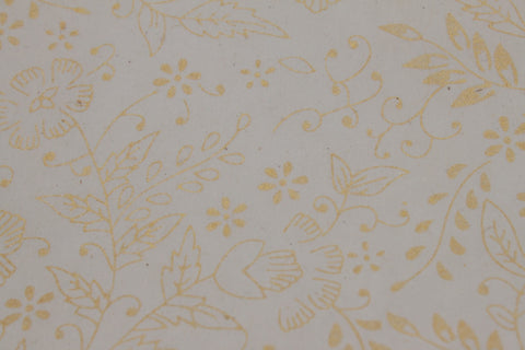 House of Nepal Lokta-Geschenkpapier mit goldenem Blumenmuster auf cremefarbenem Hintergrund, 75x49 cm