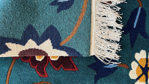 House of Nepal Nepalesischer Himalaya-Blüten Teppich 175x285cm, petrolgrün mit Blumenmuster in Rot, Gelb, Blau, Weiß, 100% tibetische Schafwolle, handgeknüpft