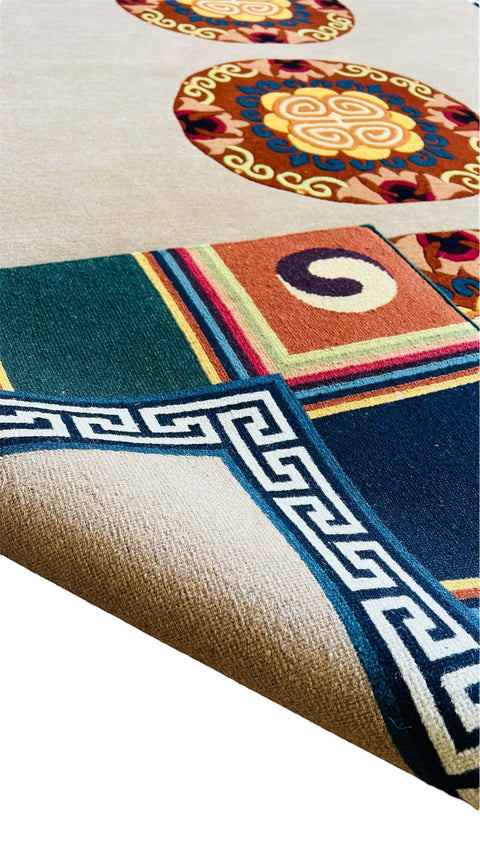House of Nepal nepalesischer Teppich 180x240 cm aus tibetischer Schafwolle mit Mandala-Motiven und geometrischem Fries