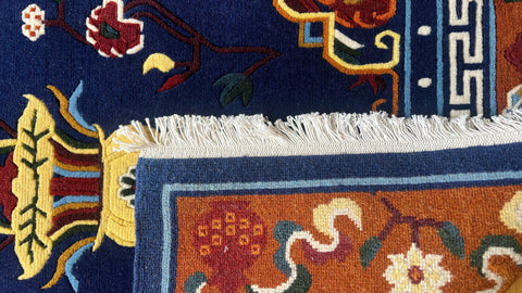 House of Nepal Nepalesischer Pema Vessel Teppich 90x190 cm, marineblau mit Medaillon und traditionellen Mustern, 100% tibetische Wolle.
