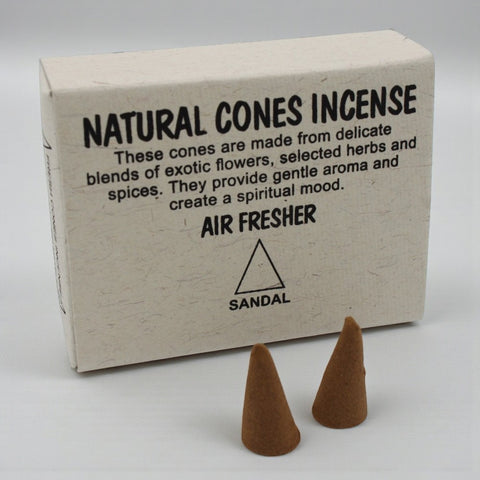 House of Nepal Sandelholz Räucherkegel aus natürlichen Kräutern und Gewürzen für Meditation und Entspannung.
