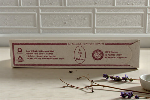 House of Nepal Räucherstäbchen Flora - Heilung & Harmonie, 15 Stück, 22 cm, handgefertigt, 100% natürlich.