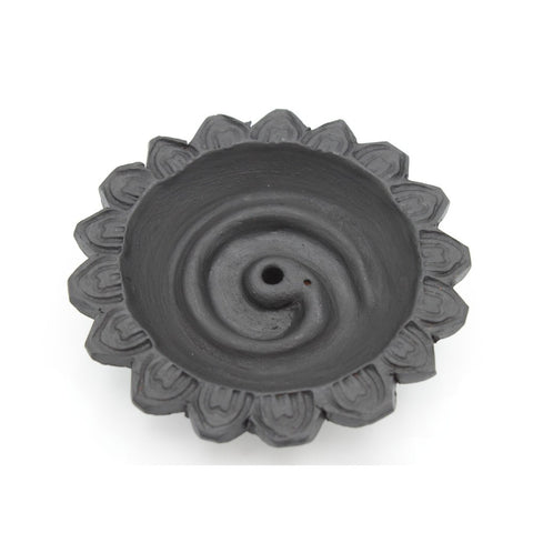 House of Nepal schwarzer Räucherstäbchenhalter aus Ton mit Chakra-Symbol und Spiralmuster, 2x9cm
