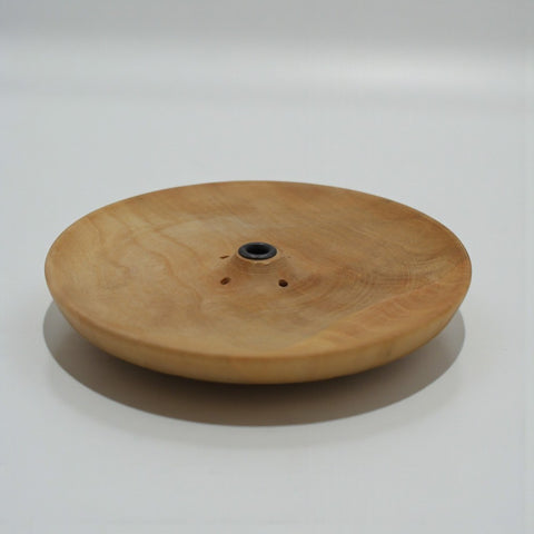 House of Nepal Räucherstäbchenhalter aus hellem Naturholz mit einfachem Design und schwarzem Metalleinsatz.
