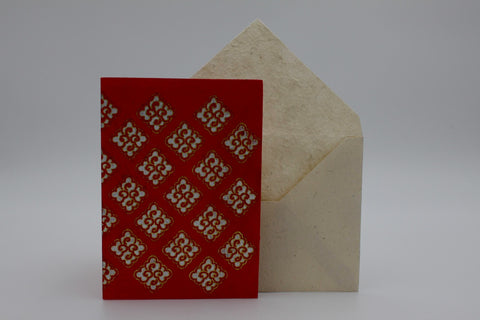 House of Nepal rote Geschenkkarte mit goldenem Muster und passendem Umschlag aus Lokta-Papier