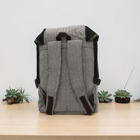 House of Nepal Rucksack aus Hanf und Baumwolle, beige/blau, mit vielen Fächern und verstellbarem Gurt, handgefertigt