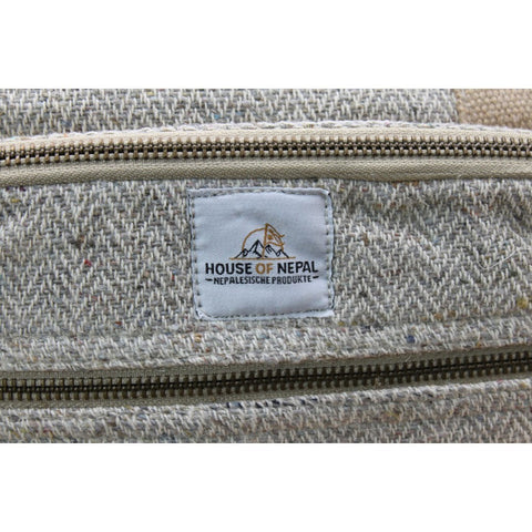 House of Nepal Rucksack aus Hanf und Baumwolle in Beige/Grau mit Reissverschluss und Laptopfach, handgefertigt in Nepal.