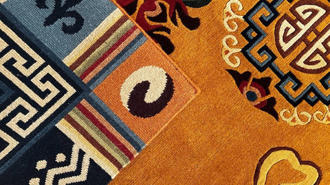 House of Nepal handgeknüpfter Teppich aus tibetischer Wolle in Sonnengelb mit Medaillons und floralen Akzenten