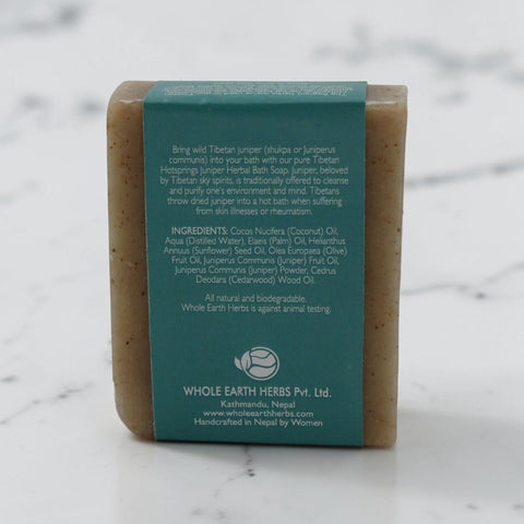 House of Nepal Tibetan Hotsprings Juniper Body Soap, eine natürliche Seife mit Wacholder und Zedernholz, ideal für unreine Haut.